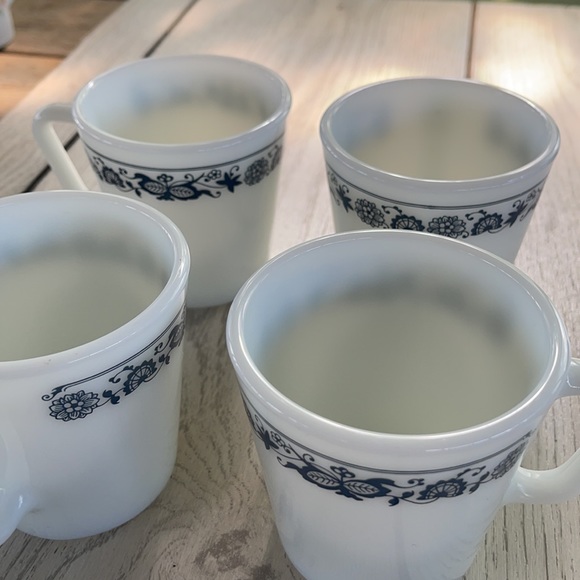 4 Vintage Pyrex - Old Town / Blue Onion coffee mugs retro collectible cups - Picture 4 of 8